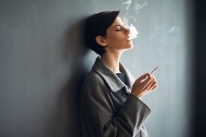 La dose de nicotine d’une seule cigarette bloque la production d'œstrogènes dans le cerveau des femmes (Adobe Stock 104173200) La dose de nicotine d’une seule cigarette bloque la production d'œstrogènes dans le cerveau des femmes (Adobe Stock 104173200)