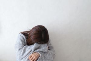 L’expérience doit nous apprendre l’évitement des événements désagréables ou indésirables, cependant la dépression semble un frein à cet apprentissage (Visuel Adobe Stock 1122741767)