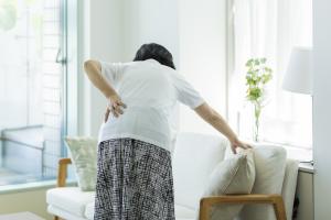 L'association est significative entre le mal de dos sévère et le risque de décès accru chez les femmes (Adobe Stock 225649344) L'association est significative entre le mal de dos sévère et le risque de décès accru chez les femmes (Adobe Stock 225649344)