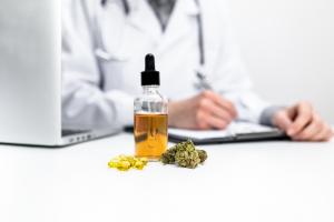 Les études se font de plus en plus nombreuses sur l’efficacité du cannabidiol à réduire la fréquence et la sévérité des crises chez les patients atteint d'une épilepsie réfractaire aux traitements standards. Les études se font de plus en plus nombreuses sur l’efficacité du cannabidiol à réduire la fréquence et la sévérité des crises chez les patients atteint d'une épilepsie réfractaire aux traitements standards.