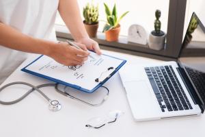 L'activité physique est une composante essentielle du traitement de première intention de l'hypertension artérielle ou de l'hypercholestérolémie (Visuel Adobe Stock 249293728) L'activité physique est une composante essentielle du traitement de première intention de l'hypertension artérielle ou de l'hypercholestérolémie (Visuel Adobe Stock 249293728)