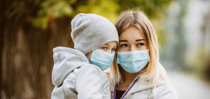 La pollution de l'air au début de la vie et durant l'enfance peut contribuer à la dépression, à l'anxiété et à d'autres problèmes de santé mentale à l'adolescence. La pollution de l'air au début de la vie et durant l'enfance peut contribuer à la dépression, à l'anxiété et à d'autres problèmes de santé mentale à l'adolescence.