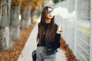 La consommation de cigarettes électroniques chez les adolescents double chaque année, et cela depuis 2 ans La consommation de cigarettes électroniques chez les adolescents double chaque année, et cela depuis 2 ans