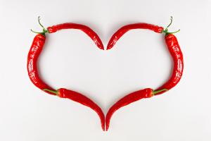 Une consommation régulière de piment, grâce à des effets cardiovasculaires positifs pourrait permettre de vivre plus longtemps (Visuel Adobe Stock 313560184). Une consommation régulière de piment, grâce à des effets cardiovasculaires positifs pourrait permettre de vivre plus longtemps (Visuel Adobe Stock 313560184).