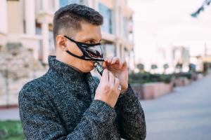 Les utilisateurs de cigarettes électroniques testés positifs au COVID-19 présentent général plus de symptômes de la maladie (Visuel Adobe Stock 342416771) Les utilisateurs de cigarettes électroniques testés positifs au COVID-19 présentent général plus de symptômes de la maladie (Visuel Adobe Stock 342416771)