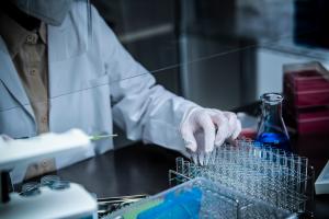 L'objectif est de rendre accessible à tous la surveillance de sa santé, au quotidien et de manière pratique et non invasive (Visuel Adobe Stock 367695694)