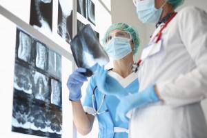 L'étude explique pourquoi et comment, presqu’immanquablement, une lésion de la moelle épinière ou lésion médullaire entraîne une fonte musculaire aiguë et systémique (Visuel Adobe Stock 408645580) L'étude explique pourquoi et comment, presqu’immanquablement, une lésion de la moelle épinière ou lésion médullaire entraîne une fonte musculaire aiguë et systémique (Visuel Adobe Stock 408645580)