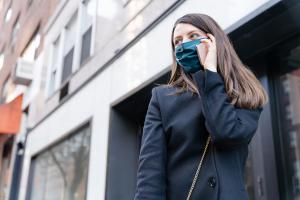 La "question du masque en tissu" peut se poser et s’est déjà posée dans les situations de pénurie de masque jetables (Visuel Adobe Stock 419991326) La "question du masque en tissu" peut se poser et s’est déjà posée dans les situations de pénurie de masque jetables (Visuel Adobe Stock 419991326)