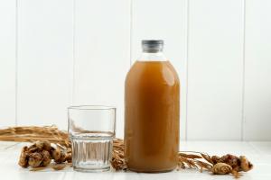 Le Jamu, une boisson indonésienne préparée à partir de plantes dont le gingembre Kencur, permet d’inhiber in vitro et in vivo, et de manière significative, la croissance des cellules cancéreuses (Visuel Adobe Stock 490034715) Le Jamu, une boisson indonésienne préparée à partir de plantes dont le gingembre Kencur, permet d’inhiber in vitro et in vivo, et de manière significative, la croissance des cellules cancéreuses (Visuel Adobe Stock 490034715)