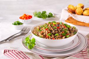 Avec les légumineuses, il est possible de concilier haute valeur nutritionnelle et alimentation plus durable (Visuel Adobe Stock 561536353) Avec les légumineuses, il est possible de concilier haute valeur nutritionnelle et alimentation plus durable (Visuel Adobe Stock 561536353)