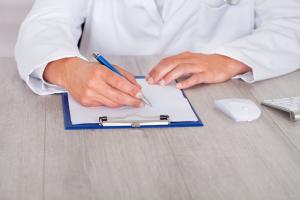 Un nouveau protocole, dirigé par un pharmacien, permet d’optimiser les prescriptions d'antimicrobiens oraux en milieu dentaire (Visuel Adobe Stock 58458114) Un nouveau protocole, dirigé par un pharmacien, permet d’optimiser les prescriptions d'antimicrobiens oraux en milieu dentaire (Visuel Adobe Stock 58458114)