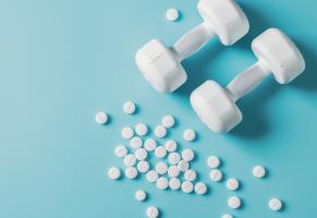 Déjà documenté comme bénéfique dans les efforts contre l’obésité, le tissu adipeux brun pourrait plus largement favoriser un vieillissement en bonne santé (Visuel Adobe Stock 913267628)