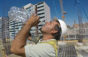 Une baisse des performances motrices et cognitives est observée au-delà de 38,5°C (Visuel Andreas Flouris) Une baisse des performances motrices et cognitives est observée au-delà de 38,5°C (Visuel Andreas Flouris)