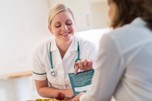 Il existe une relation positive entre le régime méditerranéen et la fonction physique et cognitive; Il existe une relation positive entre le régime méditerranéen et la fonction physique et cognitive;