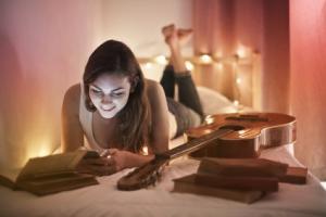 Les adolescents ont besoin de 9 heures de sommeil chaque nuit pour être productifs et proactifs. Les adolescents ont besoin de 9 heures de sommeil chaque nuit pour être productifs et proactifs.