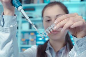 Cette étude génétique de l’épilepsie suggère de nouvelles thérapies possibles et ouvre un immense espoir pour les 20 millions de patients atteints dans le monde et qui ne répondent pas aux traitements standards.