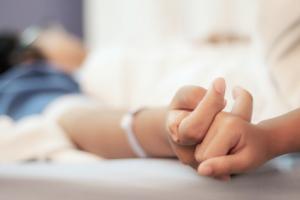 De nombreux patients âgés à domicile seraient pourtant bien éligibles à ces soins palliatifs pour une meilleure fin de vie (Visuel Fotolia 204852406) De nombreux patients âgés à domicile seraient pourtant bien éligibles à ces soins palliatifs pour une meilleure fin de vie (Visuel Fotolia 204852406).