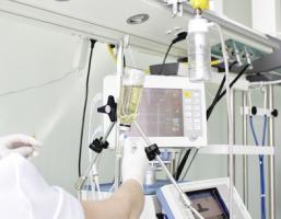 L'halopéridol, un neuroleptique antipsychotique couramment utilisé en unités de soins intensifs (USI) pour prévenir les délires, n'a en réalité aucun effet préventif et n’améliore pas les chances de survie chez ces patients. 