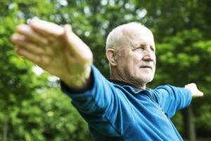Absence de tabagisme, une alimentation saine et équilibrée et le maintien d’un poids de santé sont résolument associés à la survie et à l’autonomie Absence de tabagisme, une alimentation saine et équilibrée et le maintien d’un poids de santé sont résolument associés à la survie et à l’autonomie