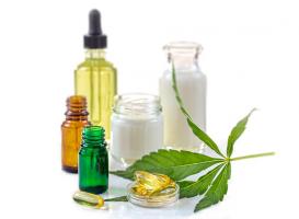 L'huile de CBD peut agir comme traitement apaisant contre les douleurs chroniques et les maux de tête L'huile de CBD peut agir comme traitement apaisant contre les douleurs chroniques et les maux de tête