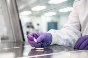 C’est un premier point sur la toxicité de substituts de dernière génération comme Velo, une mini-poche de nicotine à consommer en la glissant sous la lèvre supérieure (Visuel R&D British American Tobacco) C’est un premier point sur la toxicité de substituts de dernière génération comme Velo, une mini-poche de nicotine à consommer en la glissant sous la lèvre supérieure (Visuel R&D British American Tobacco)