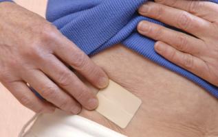 Cet examen de la littérature sur l'hormonothérapie de la ménopause nous propose un bilan réactualisé des bénéfices et des risques du traitement par œstrogènes (Visuel Fotolia)