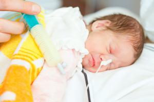 Les garçons prématurés « font moins bien » bien que les garçons de poids normal de naissance ou même que les filles nées prématurément (Visuel Adobe Stock 49522430) Les garçons prématurés « font moins bien » bien que les garçons de poids normal de naissance ou même que les filles nées prématurément (Visuel Adobe Stock 49522430)