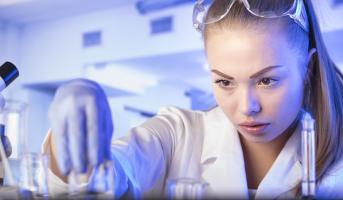 Une souris qui fait de l’anosmie et développe les autres symptômes de COVID-19, ce n’est pas anecdotique (Visuel Adobe Stock 332264385) Une souris qui fait de l’anosmie et développe les autres symptômes de COVID-19, ce n’est pas anecdotique (Visuel Adobe Stock 332264385)