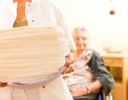 La dermite associée à l’incontinence (DAI) correspond à une altération cutanée associée à l’exposition des tissus à l’urine et/ou aux selles. La dermite associée à l’incontinence (DAI) correspond à une altération cutanée associée à l’exposition des tissus à l’urine et/ou aux selles.