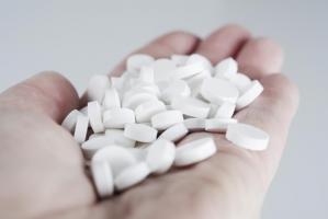 L'utilisation de médicaments antiépileptiques est associée à un risque accru de maladie d'Alzheimer et de démence, et précisément de 15% de maladie d'Alzheimer et de 30% de démence pour une durée d’utilisation supérieure à un an. L'utilisation de médicaments antiépileptiques est associée à un risque accru de maladie d'Alzheimer et de démence, et précisément de 15% de maladie d'Alzheimer et de 30% de démence pour une durée d’utilisation supérieure à un an.