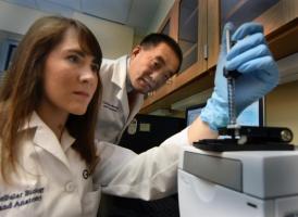 Les quelques mutations génétiques connues comme associées au glaucome n’expliquent qu’environ 10% des cas. Les quelques mutations génétiques connues comme associées au glaucome n’expliquent qu’environ 10% des cas.