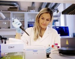 Ce nouveau test sanguin reconnait et analyse des quantités infimes d'ADN cancéreux Ce nouveau test sanguin reconnait et analyse des quantités infimes d'ADN cancéreux