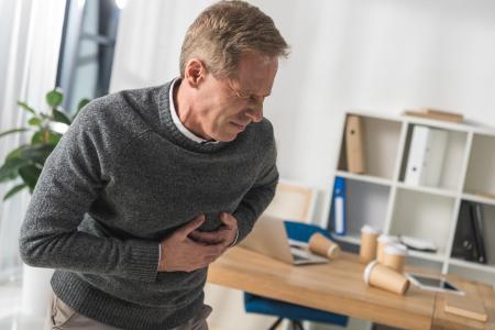 En pratique, des adultes n’ayant aucun problème de tension artérielle mais présentant des niveaux élevés d'hormones de stress ont un risque accru de développer une hypertension artérielle (HTA) et de connaître des événements cardiovasculaires (Visuel Adobe Stock 182944521)