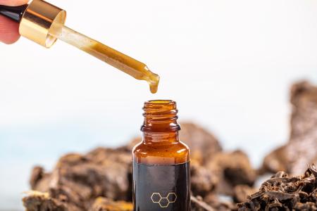 La capacité de la substance à s’insérer dans la membrane cellulaire, contribue à expliquer la puissance de ses effets (Visuel Adobe Stock 353251981)