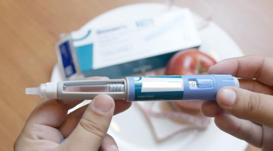 Car avec l’obésité viennent le diabète, la maladie cardiovasculaire dont l’hypertension, certains cancers et autres comorbidités chroniques (Visuel Adobe Stock 938404689)