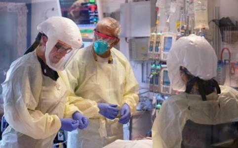 Décès, réhospitalisation, troubles de la santé mentale, perte d’emploi et problèmes financiers, le fardeau reste lourd à porter nous explique cette équipe de la Michigan Medicine (Visuel Michigan Medicine)