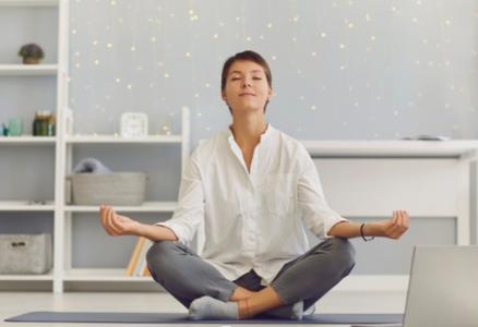 Faut-il prioriser l'activité physique pour aller mieux ou plutôt faire la part belle au fait de partager pour se trouver ? (Visuel Easylink)