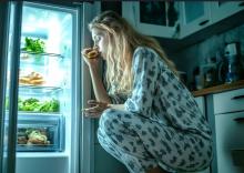 L'étude révèle toute l’importance de l’horloge biologique dans les habitudes alimentaires tardives, en particulier des adolescents (Visuel Adobe Stock 103959346)