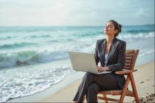 Si, en moyenne, les jeunes adultes sont plus actifs après avoir commencé à travailler, cette moyenne cache une tendance inverse, chez ceux qui télétravaillent. (Visuel Adobe Stock 1062835656)