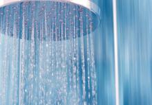 C’est une douche un peu spécifique, à bulles ultrafines, qui semble permettre de soulager la dermatite atopique (Visuel Adobe Stock 50138241)